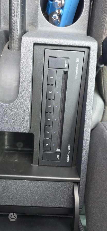 Volkswagen Touran - 2