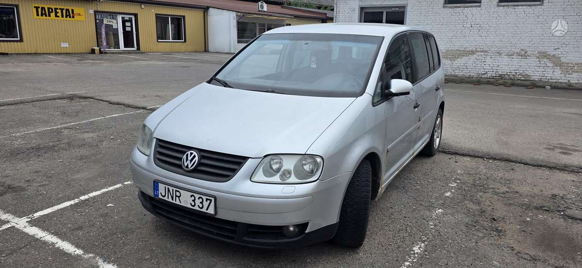 Volkswagen Touran - 3