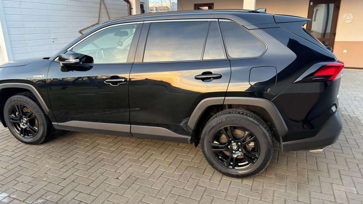 Toyota RAV4 - 1