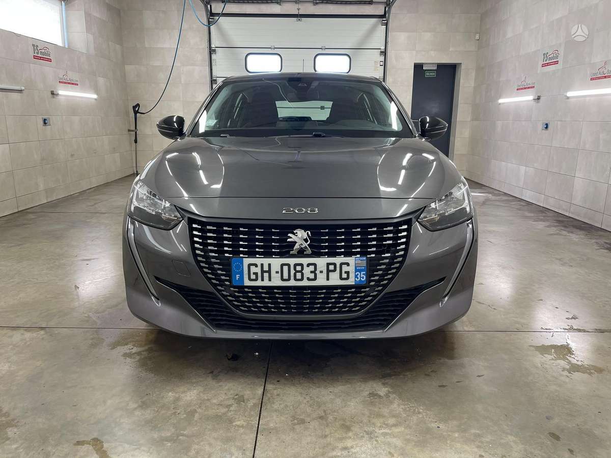 Peugeot 208, 1.2 l., hatchback