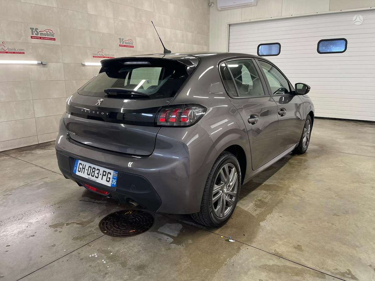 Peugeot 208, 1.2 l., hatchback