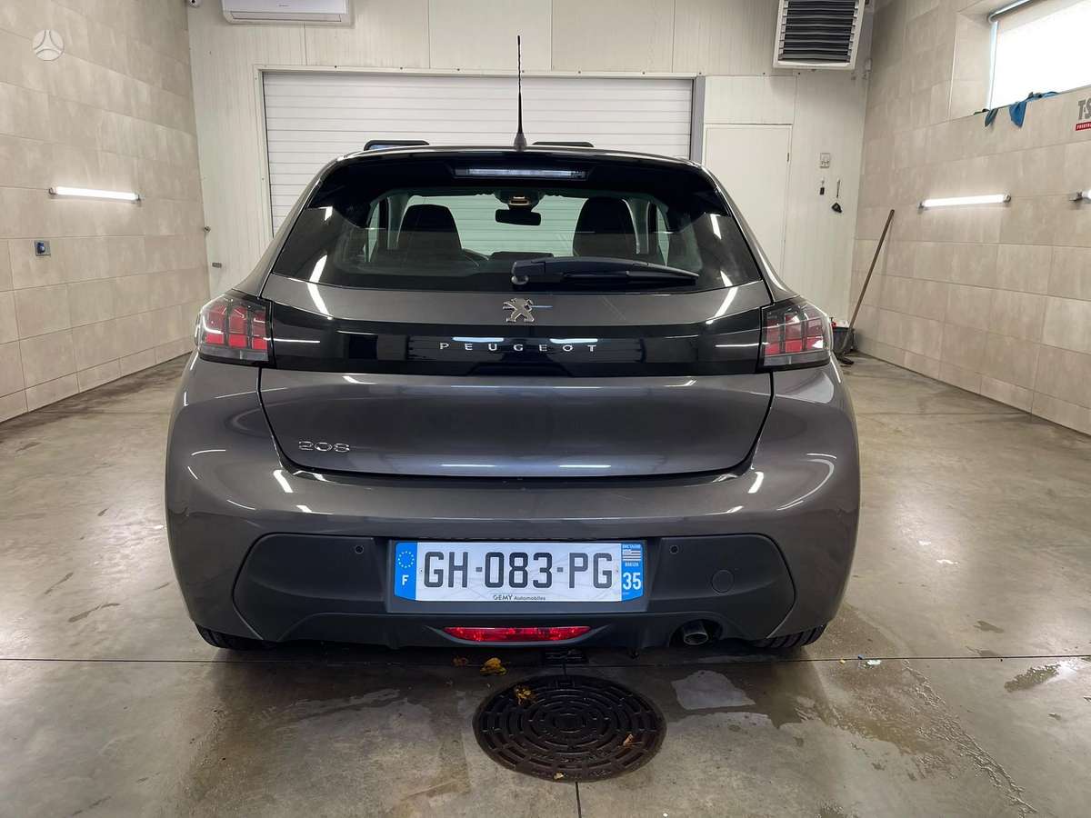 Peugeot 208, 1.2 l., hatchback