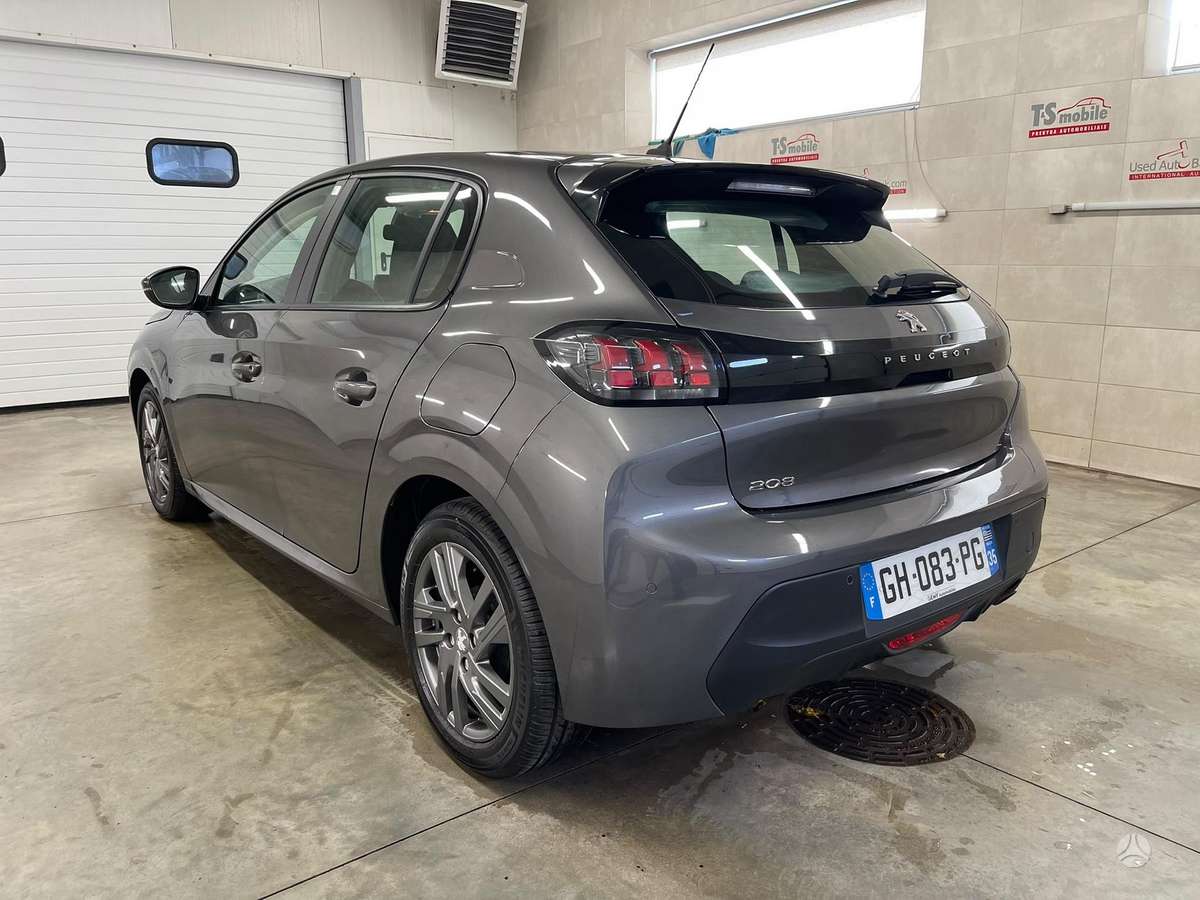Peugeot 208, 1.2 l., hatchback
