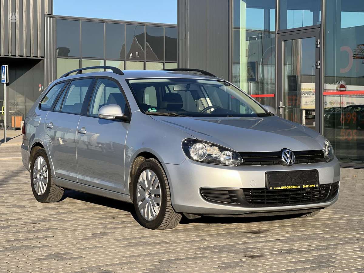 Volkswagen Golf - 1
