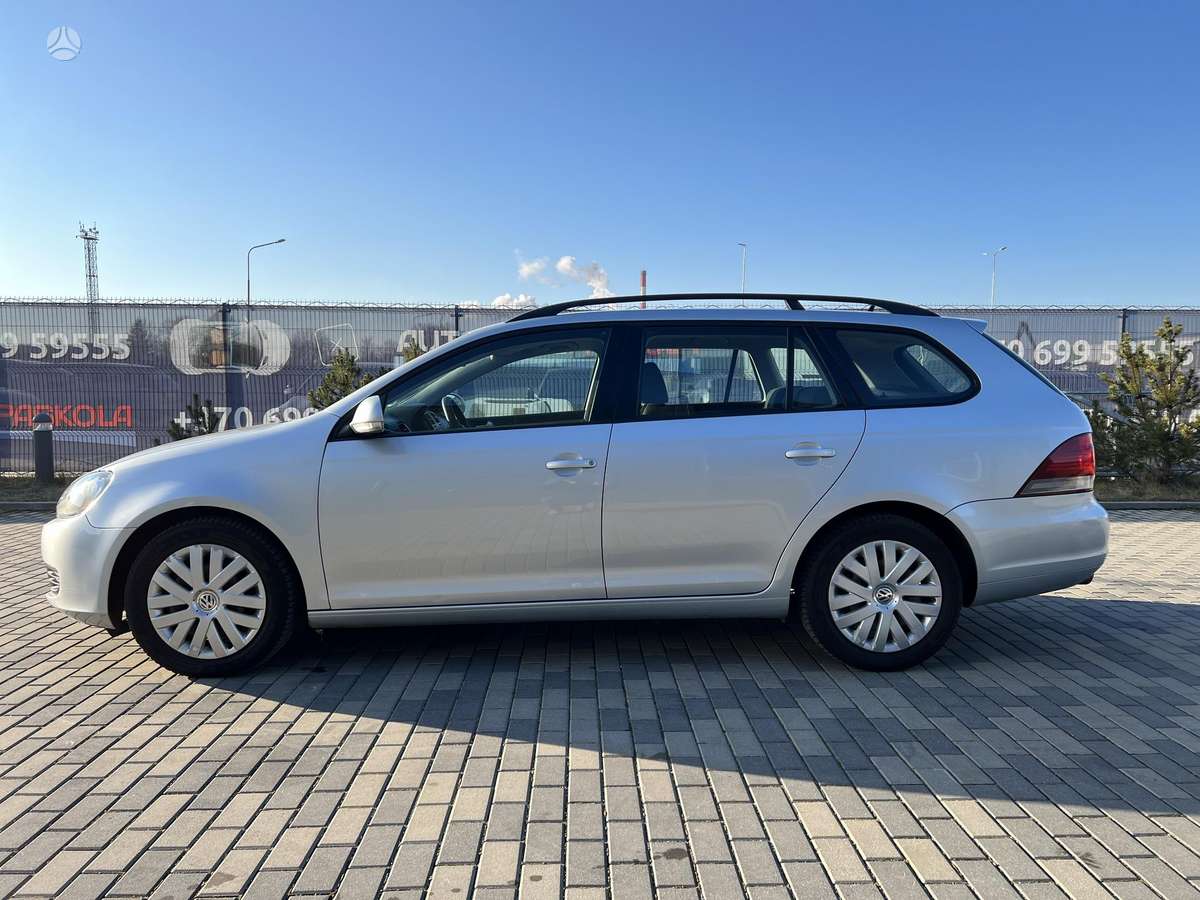 Volkswagen Golf - 8