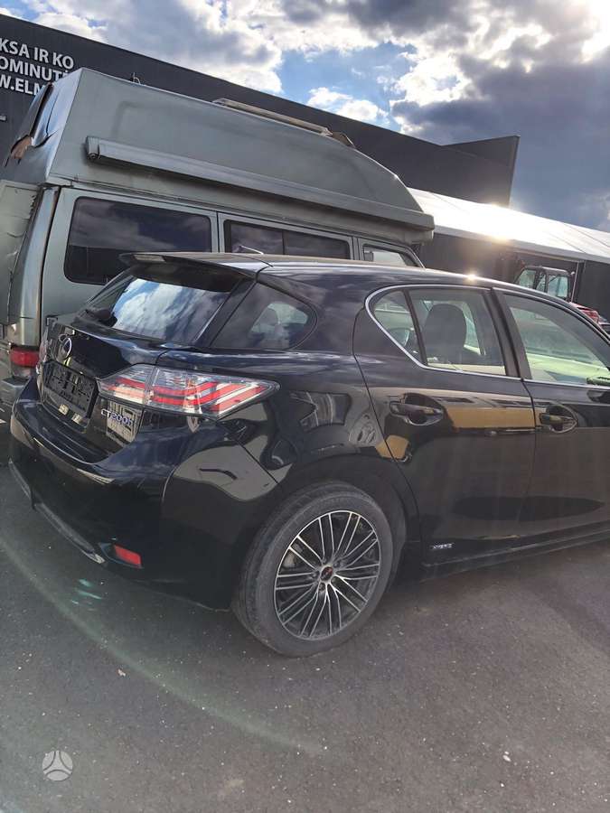 Lexus CT 200h kėbulo dalys