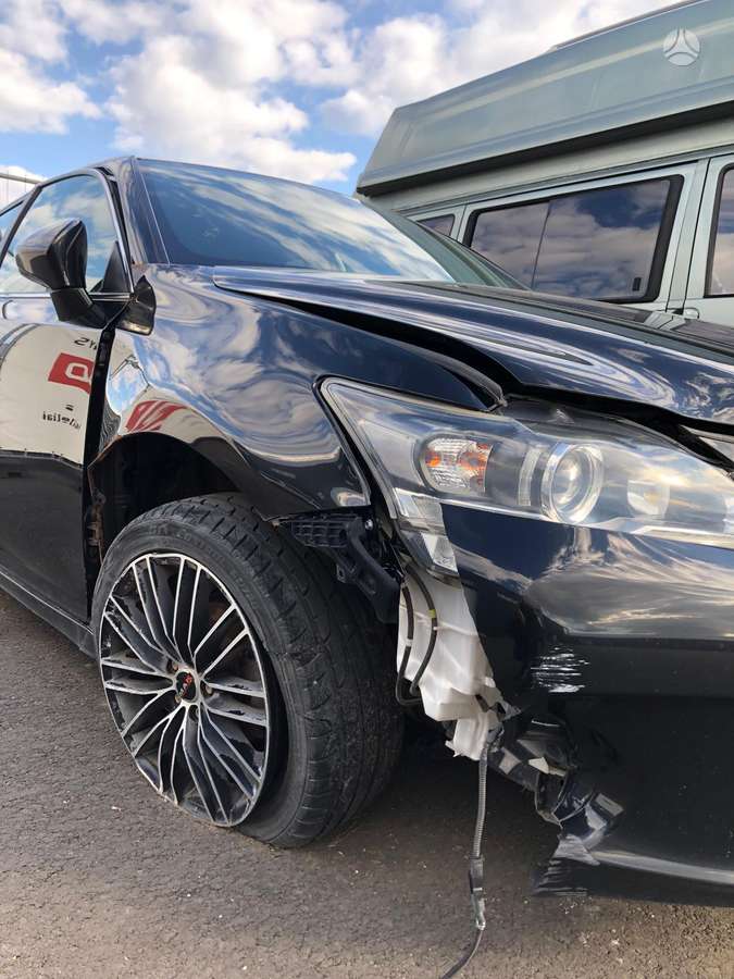 Lexus CT 200h kėbulo dalys