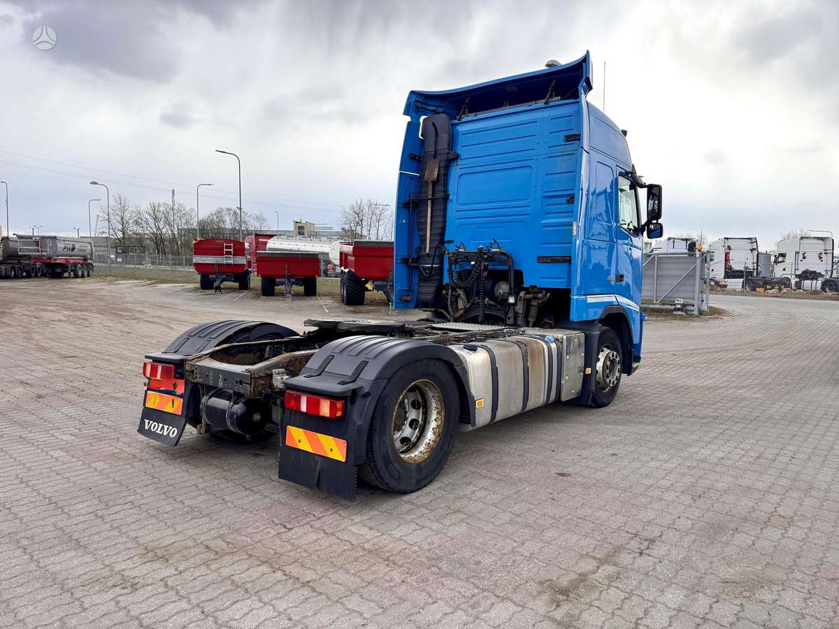 Volvo FH420, double sleeper
