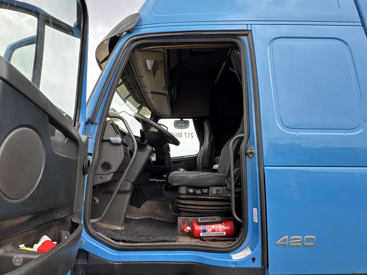 Volvo FH420, double sleeper