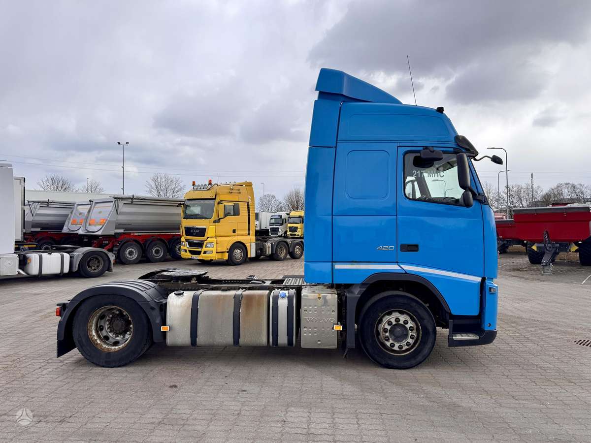 Volvo FH420, double sleeper