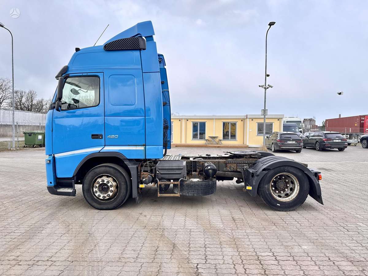 Volvo FH420, double sleeper