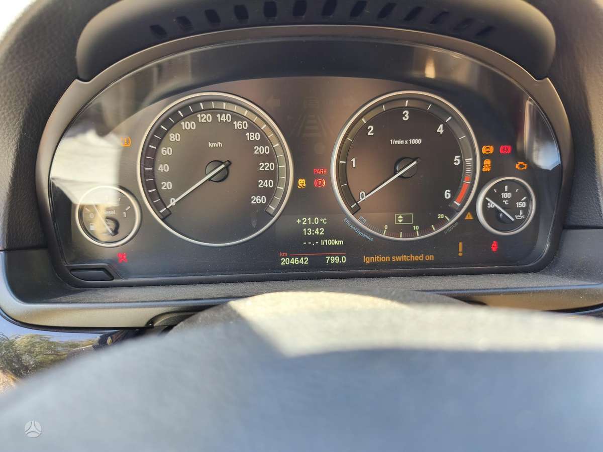 BMW 520 dalimis
