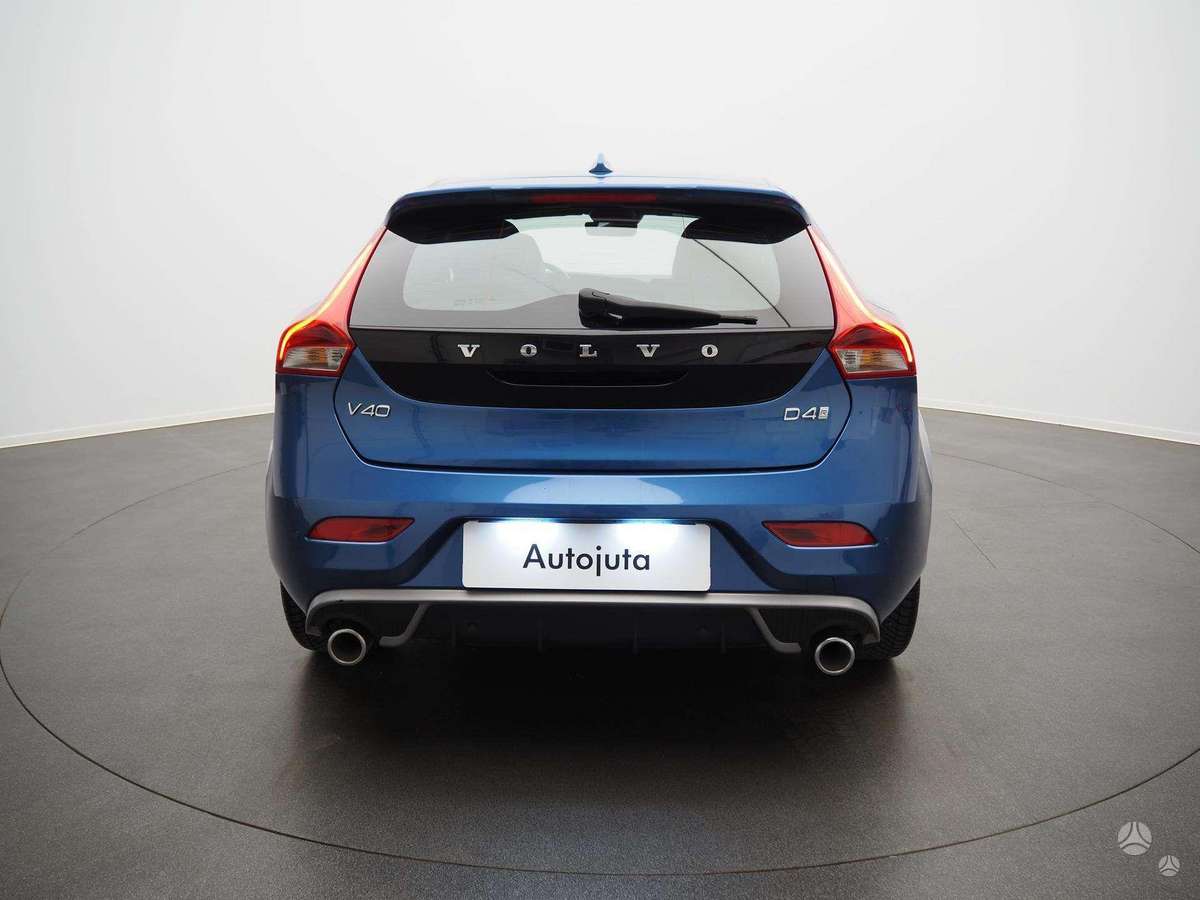 Volvo V40, 2.0 l., hatchback
