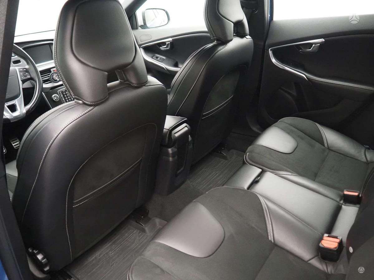 Volvo V40, 2.0 l., hatchback