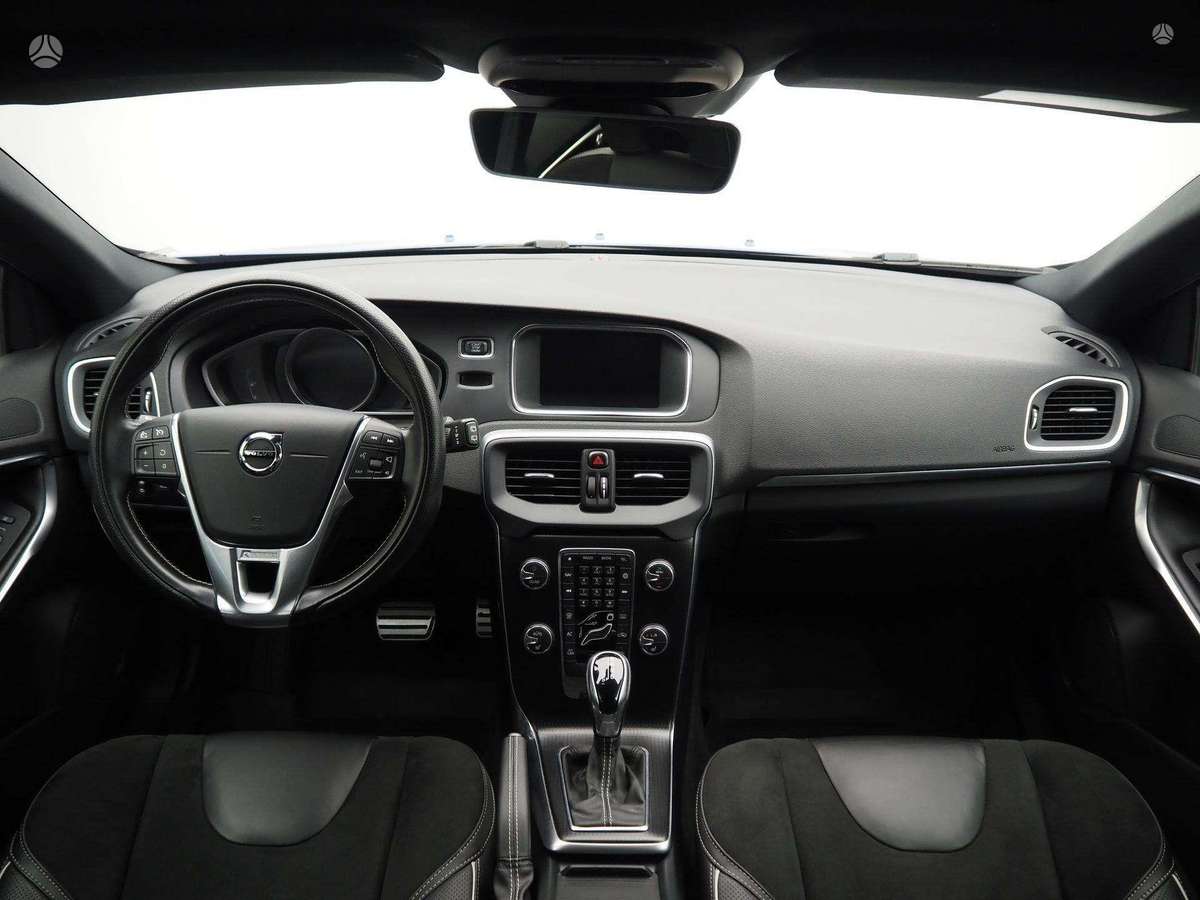 Volvo V40, 2.0 l., Хэтчбек