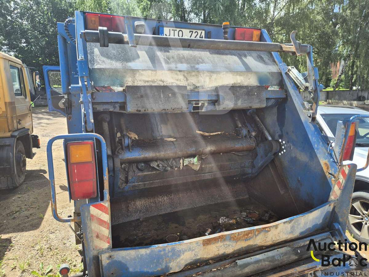 Volvo FL240, garbage trucks