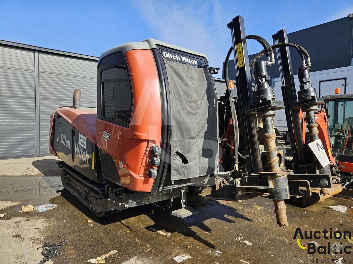 -Kita- Ditch Witch AT32, другое