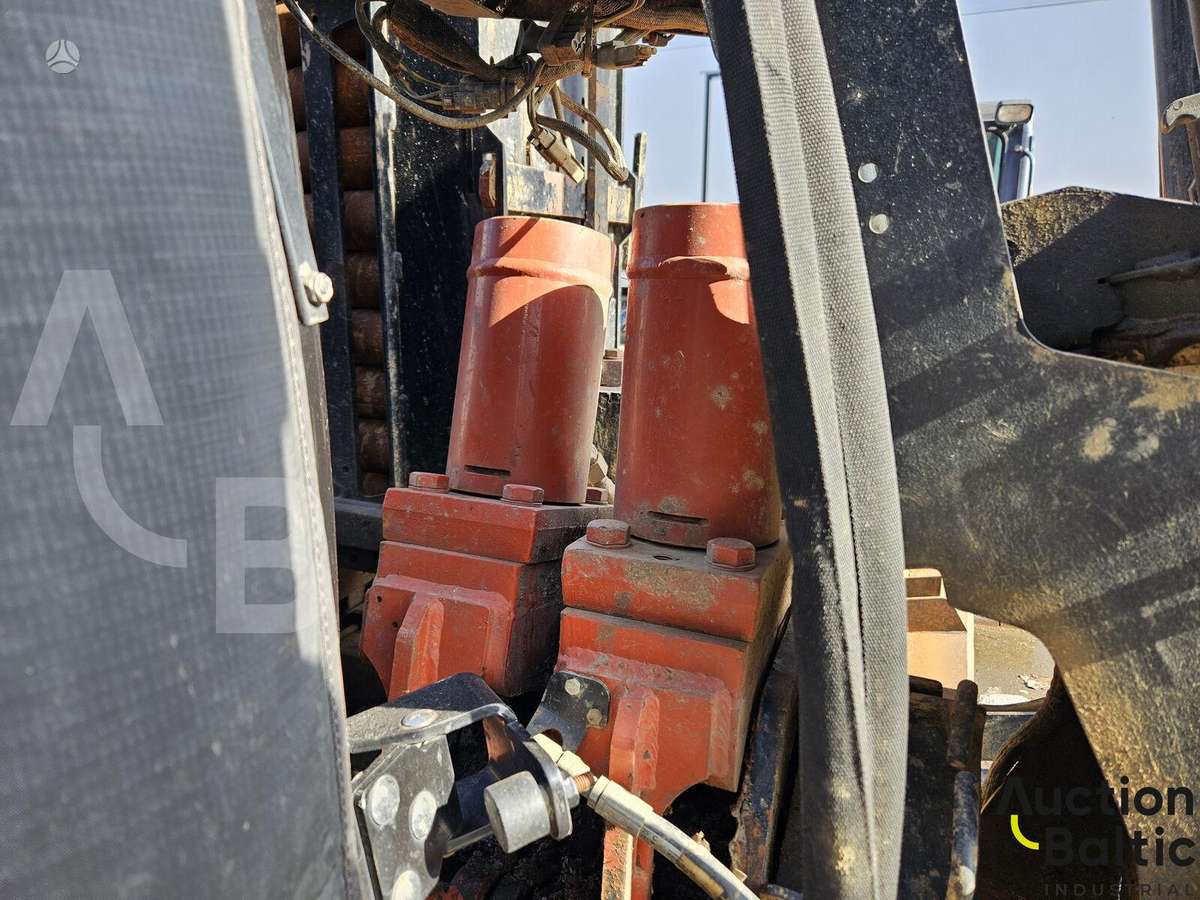 -Kita- Ditch Witch AT32, other