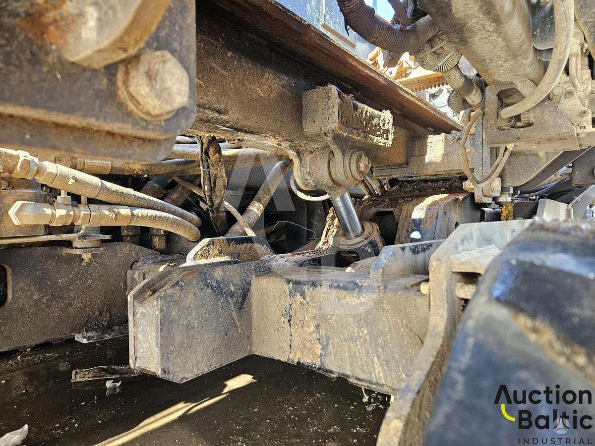 -Kita- Ditch Witch AT32, other