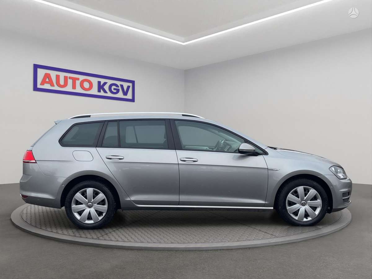 Volkswagen Golf - 5