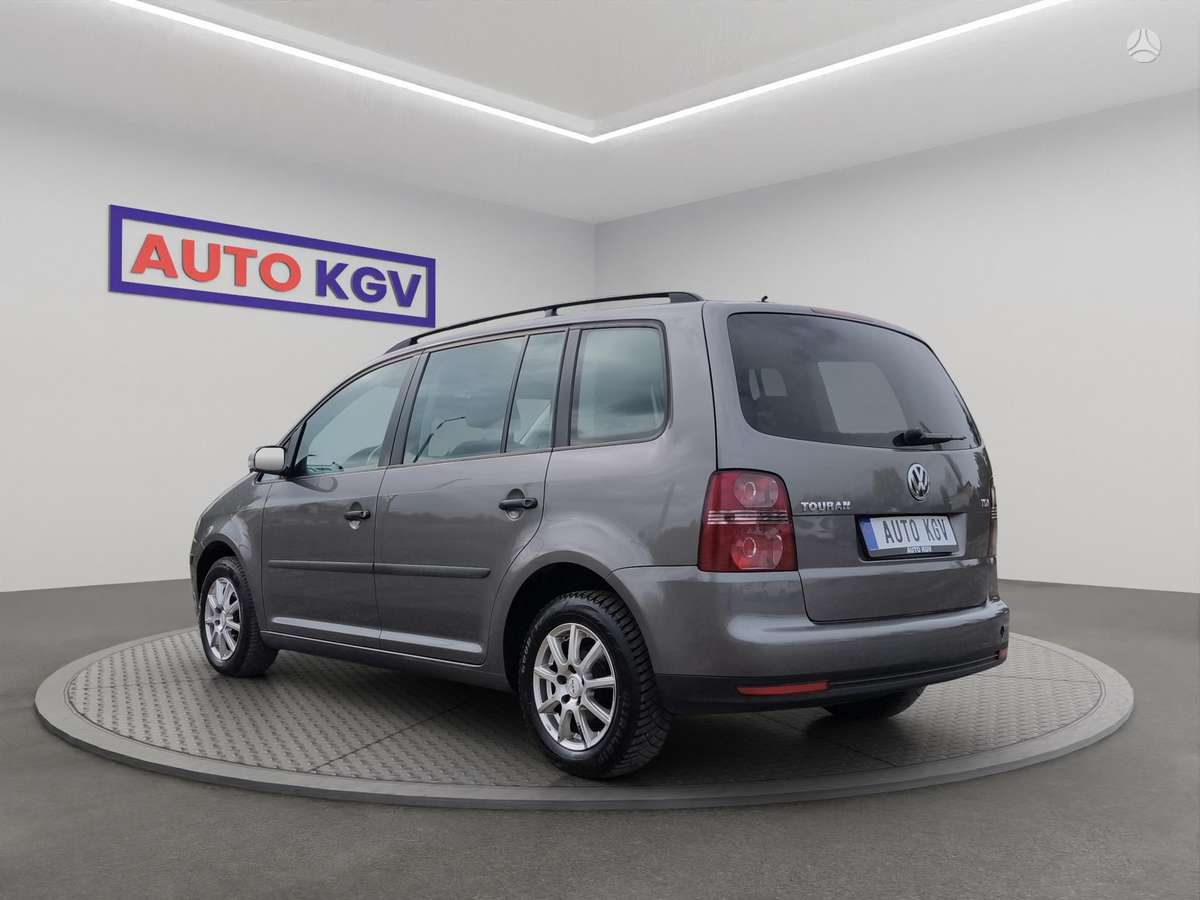 Volkswagen Touran - 3