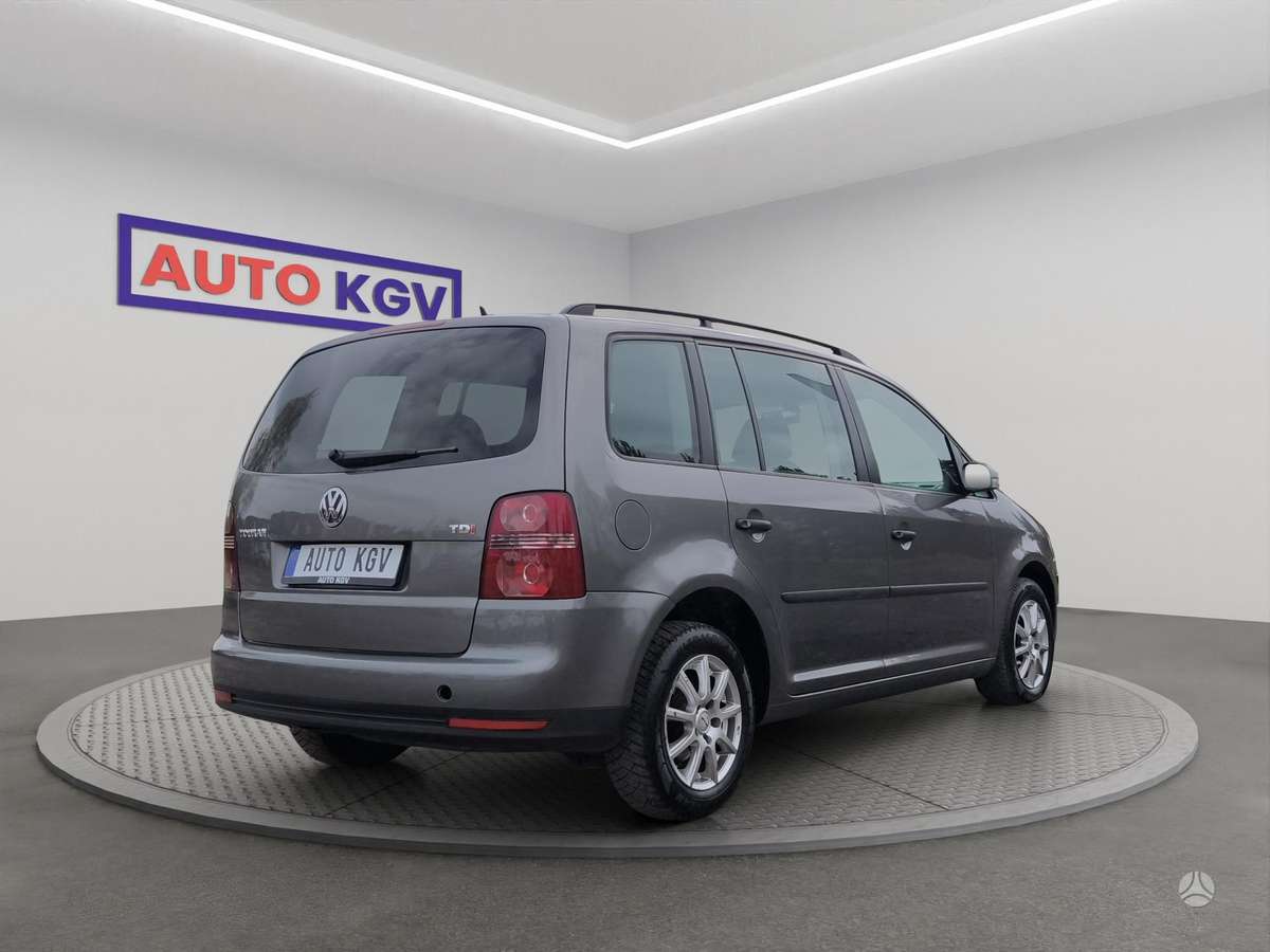 Volkswagen Touran - 5