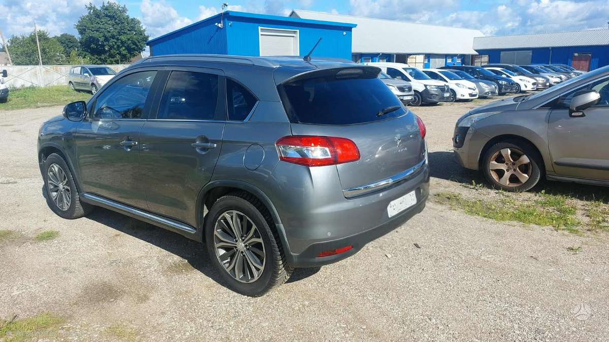 Peugeot 4008 - 3
