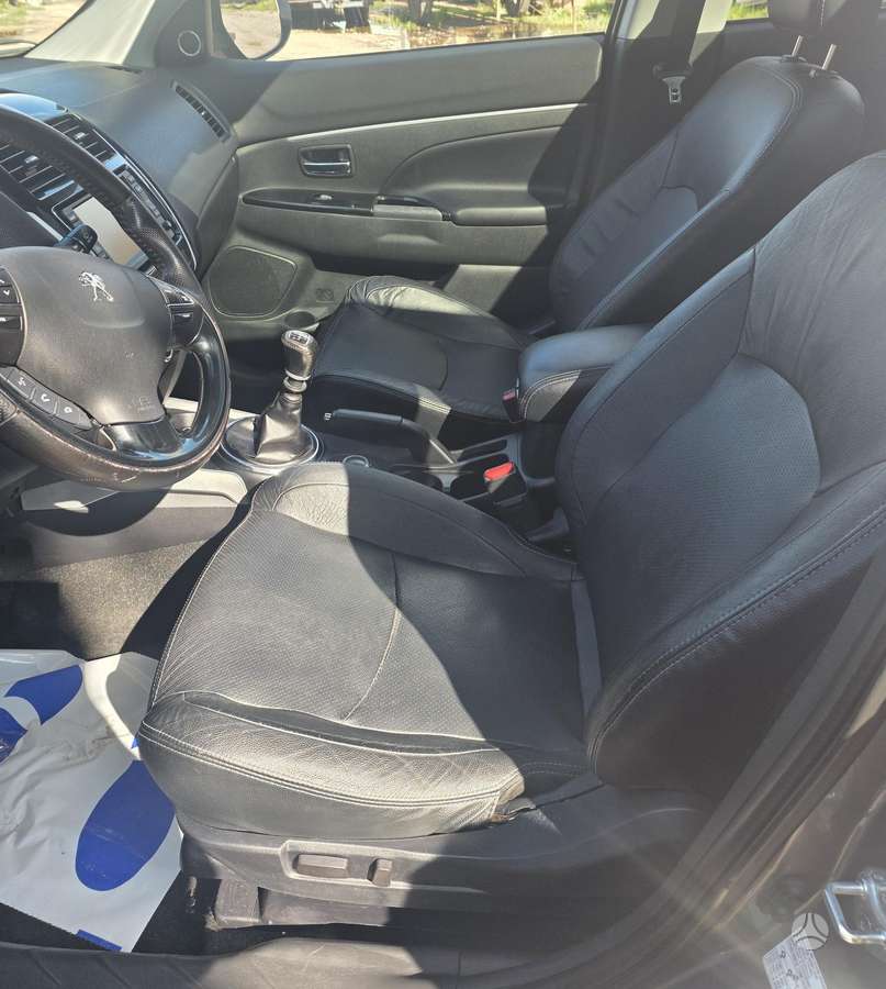 Peugeot 4008 - 5