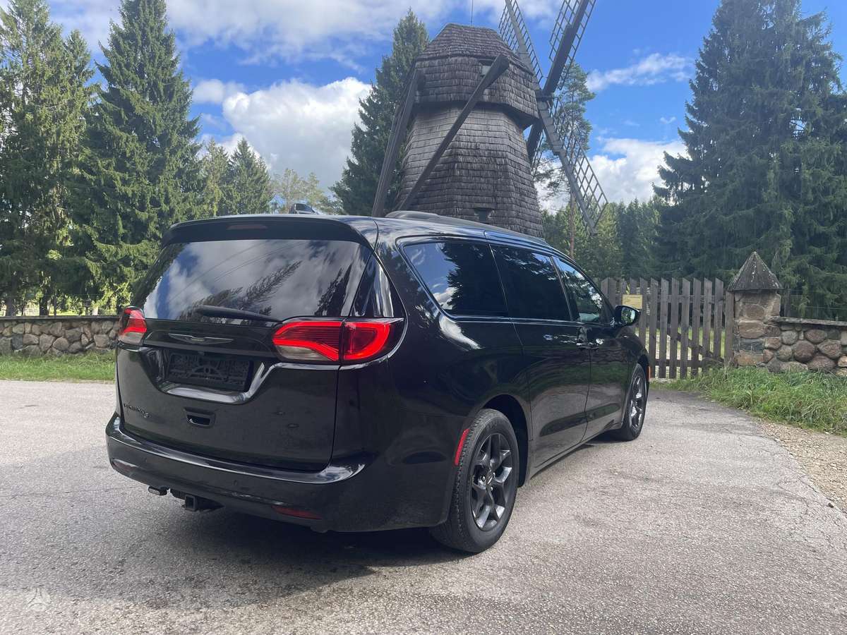 Chrysler Pacifica, 3.6 l., Минивэн