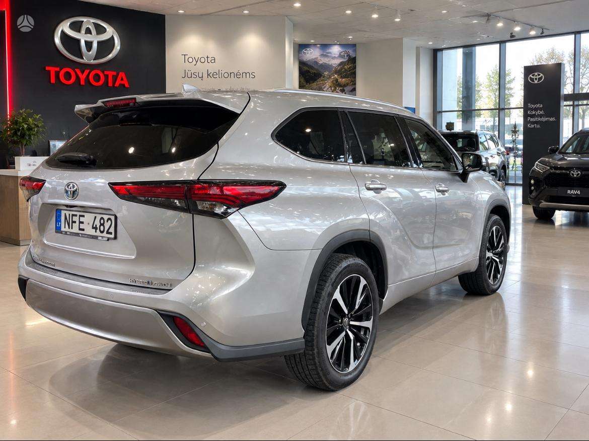 Toyota Highlander - 4