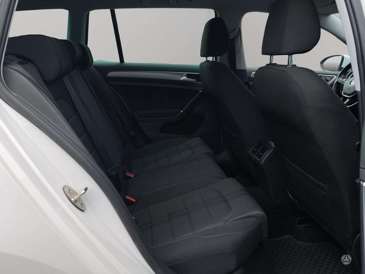 Volkswagen Golf - 9
