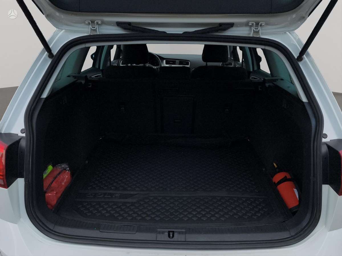 Volkswagen Golf - 10