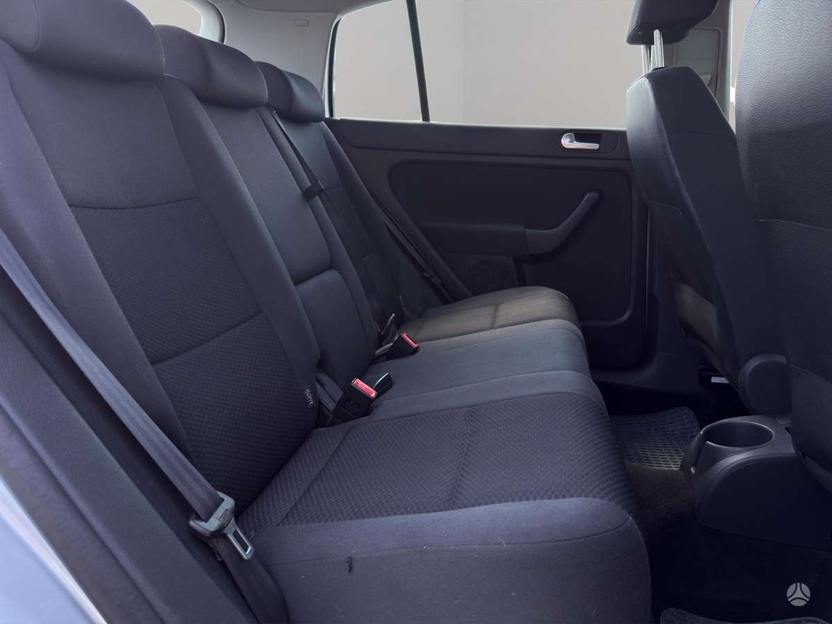 Volkswagen Golf Plus - 9