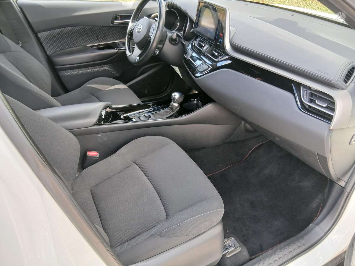 Toyota C-HR - 7