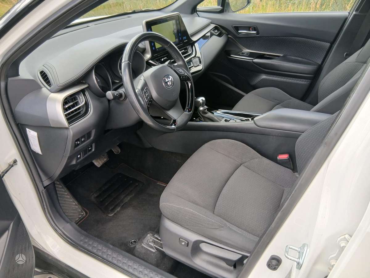 Toyota C-HR - 8