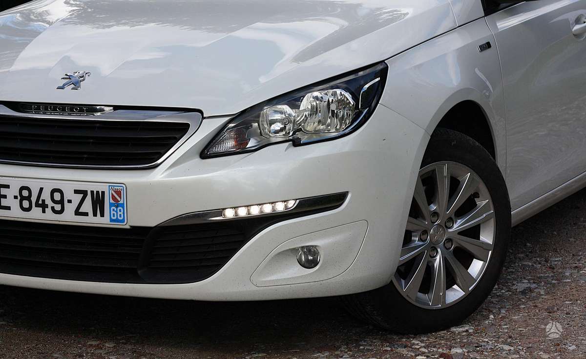 Peugeot 308, 1.2 l., hatchback