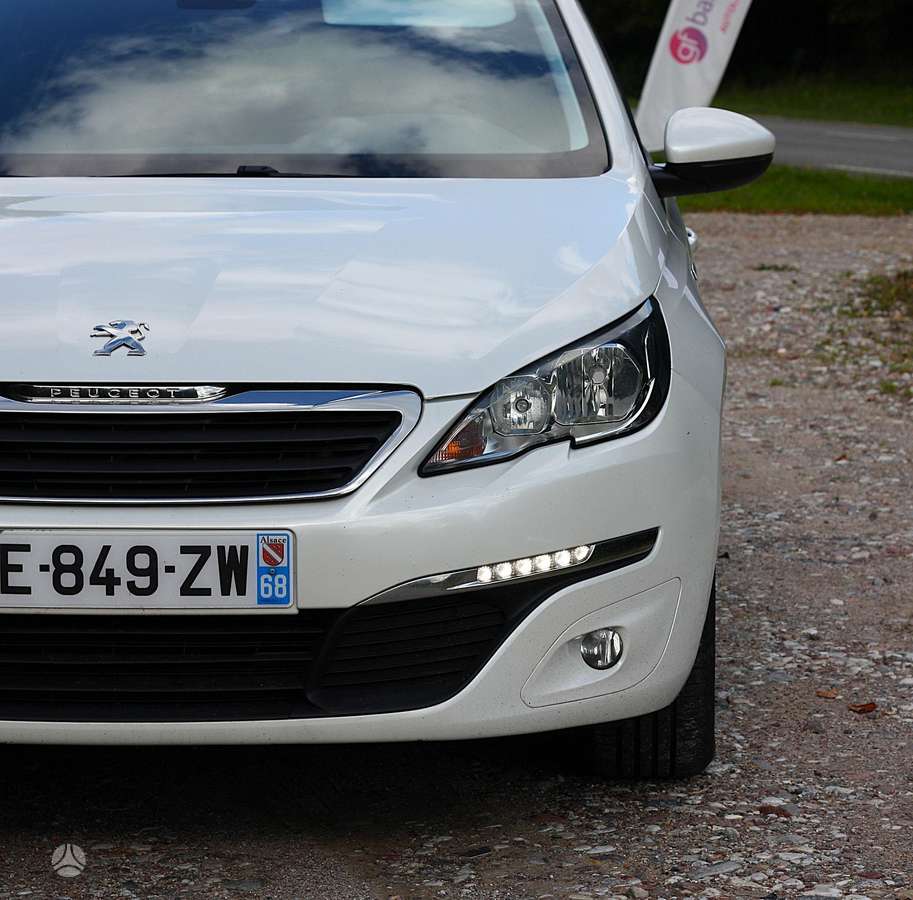 Peugeot 308, 1.2 l., hatchback