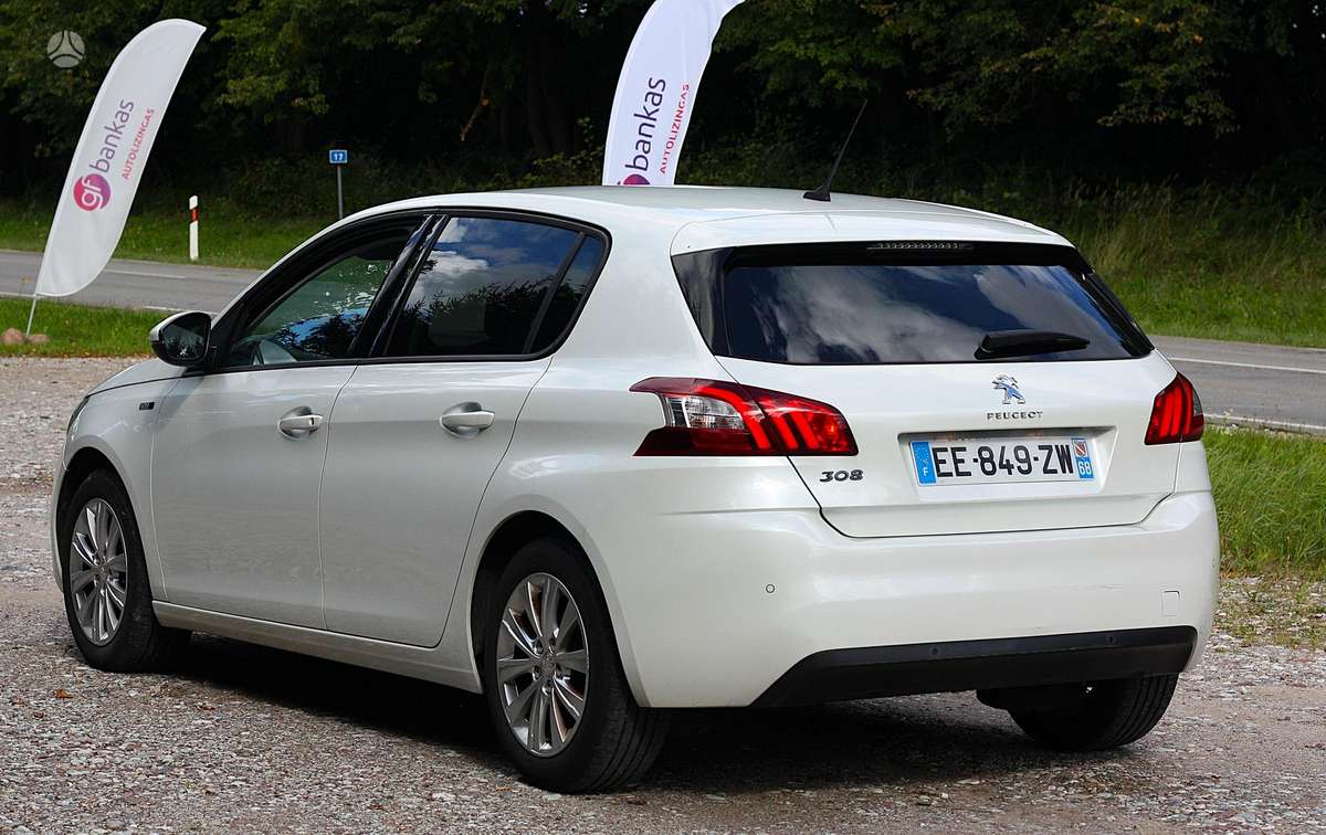 Peugeot 308, 1.2 l., hatchback