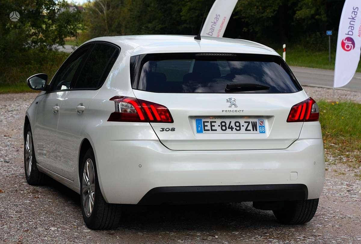 Peugeot 308, 1.2 l., hatchback