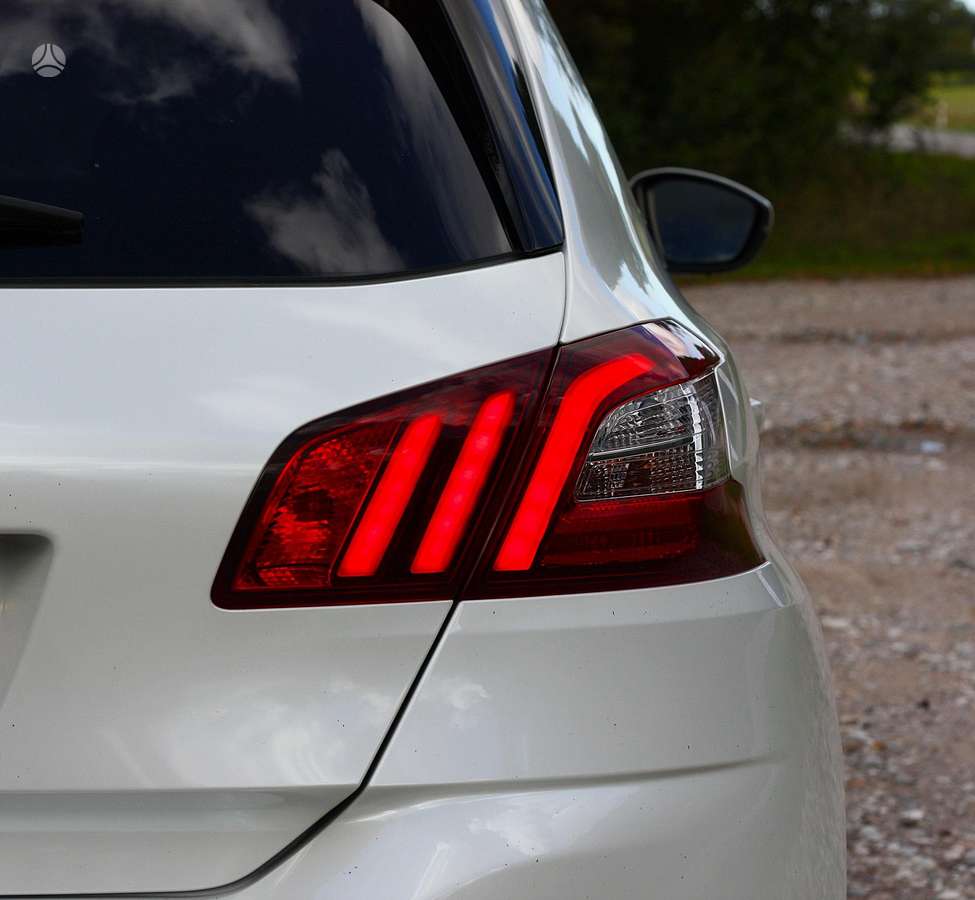 Peugeot 308, 1.2 l., hatchback