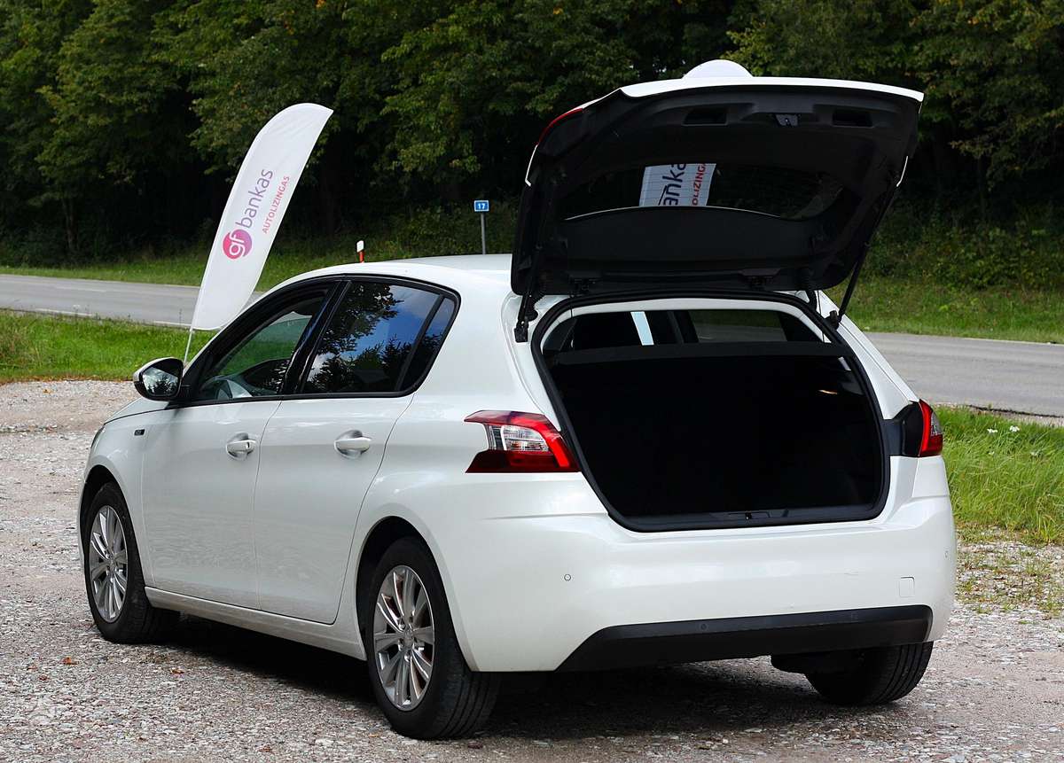Peugeot 308, 1.2 l., hatchback