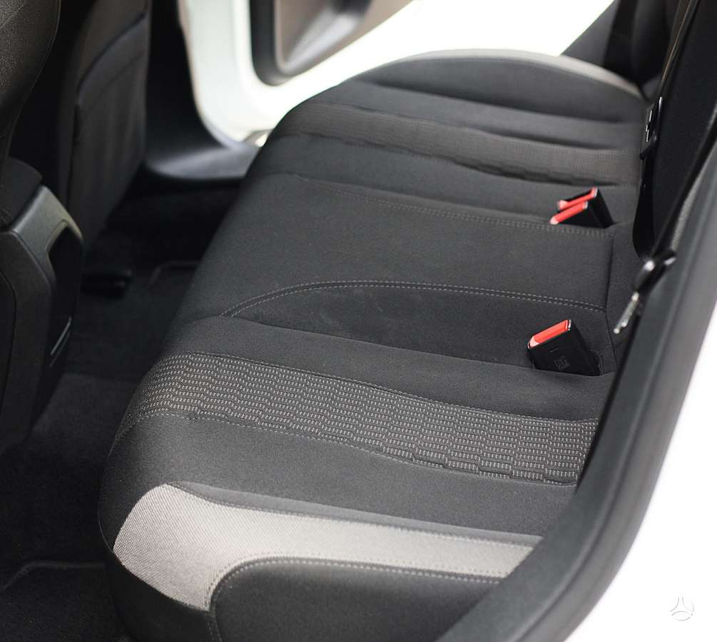 Peugeot 308, 1.2 l., hatchback