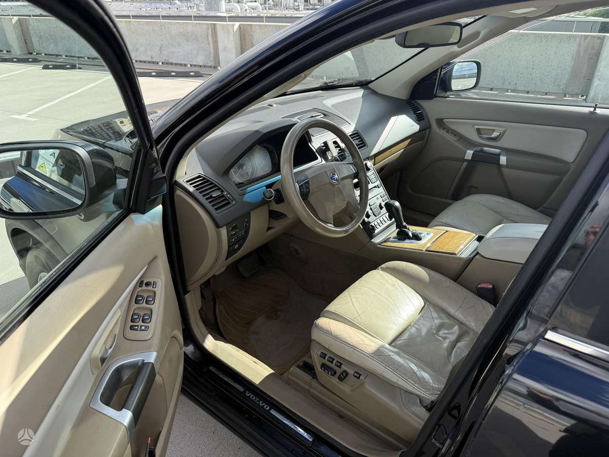 Volvo XC90 - 9