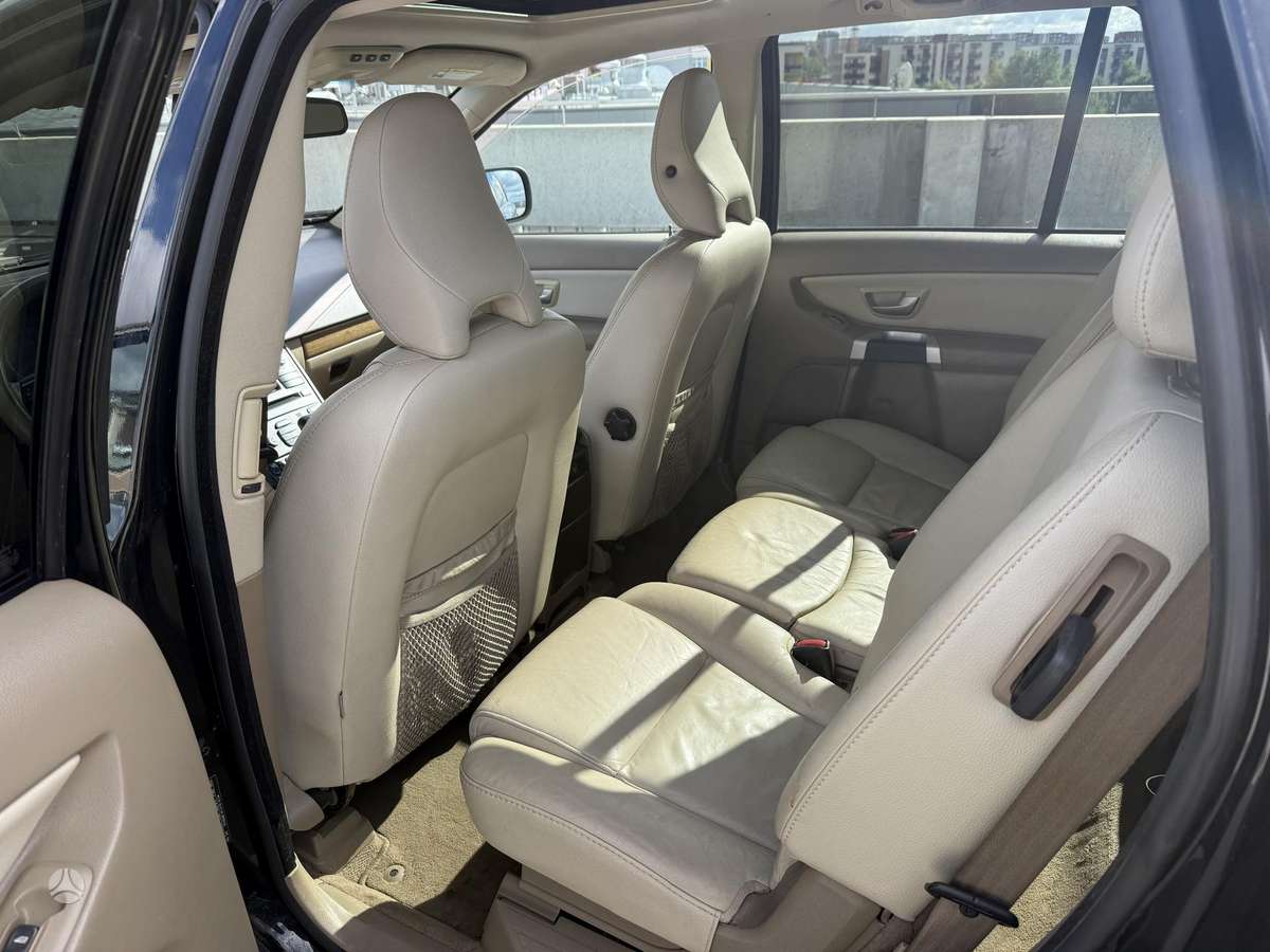 Volvo XC90 - 11