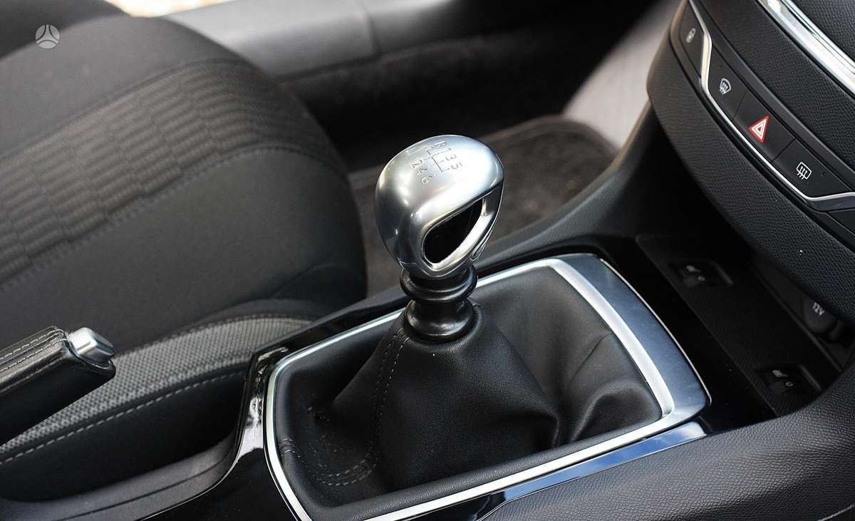 Peugeot 308, 1.2 l., hatchback