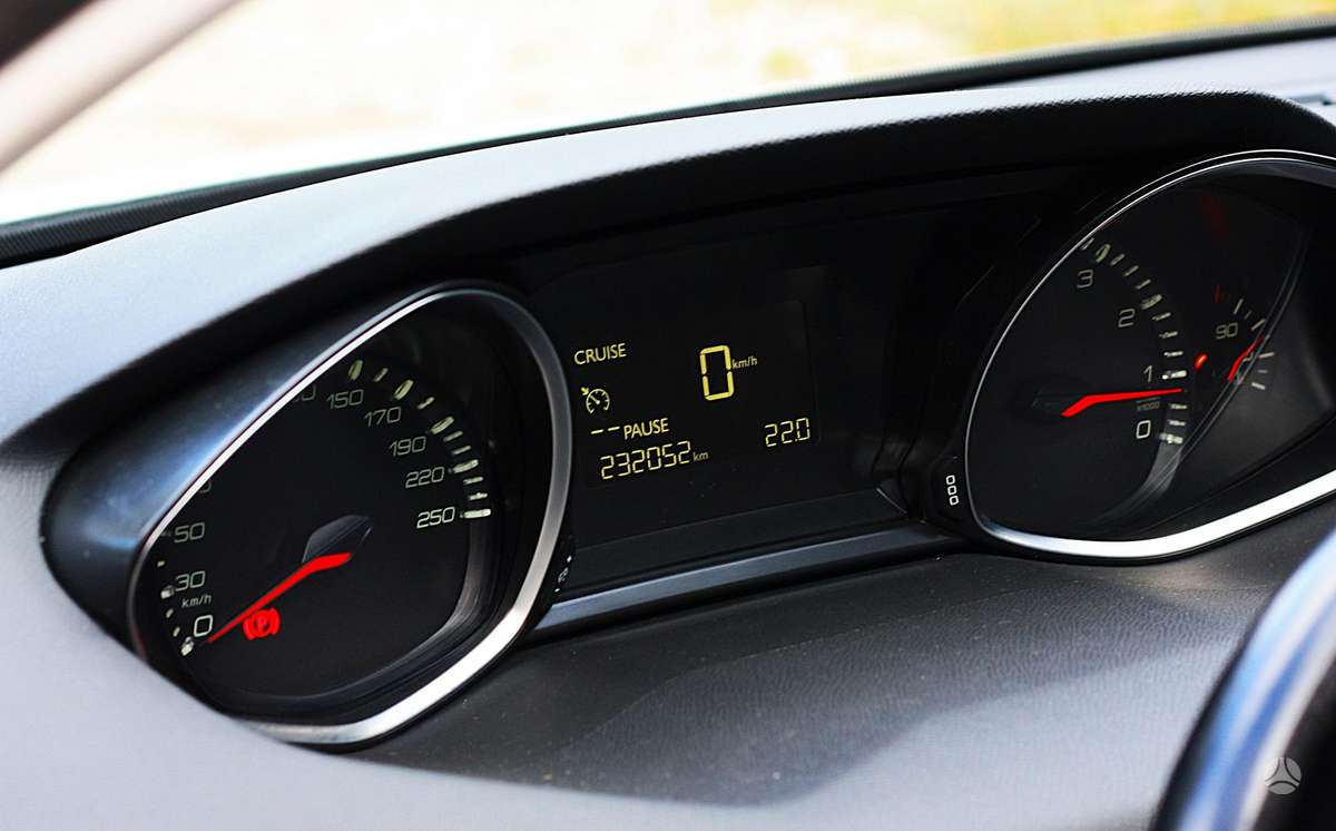 Peugeot 308, 1.2 l., hatchback