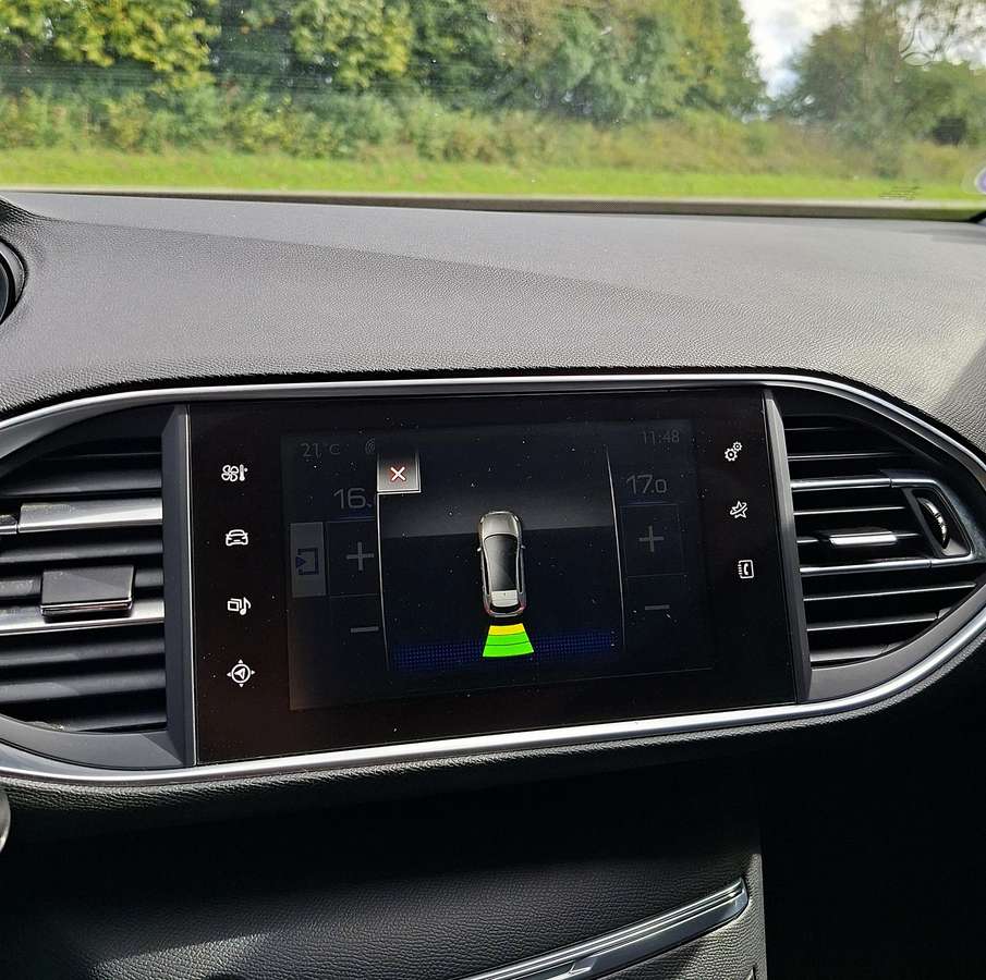 Peugeot 308, 1.2 l., hatchback