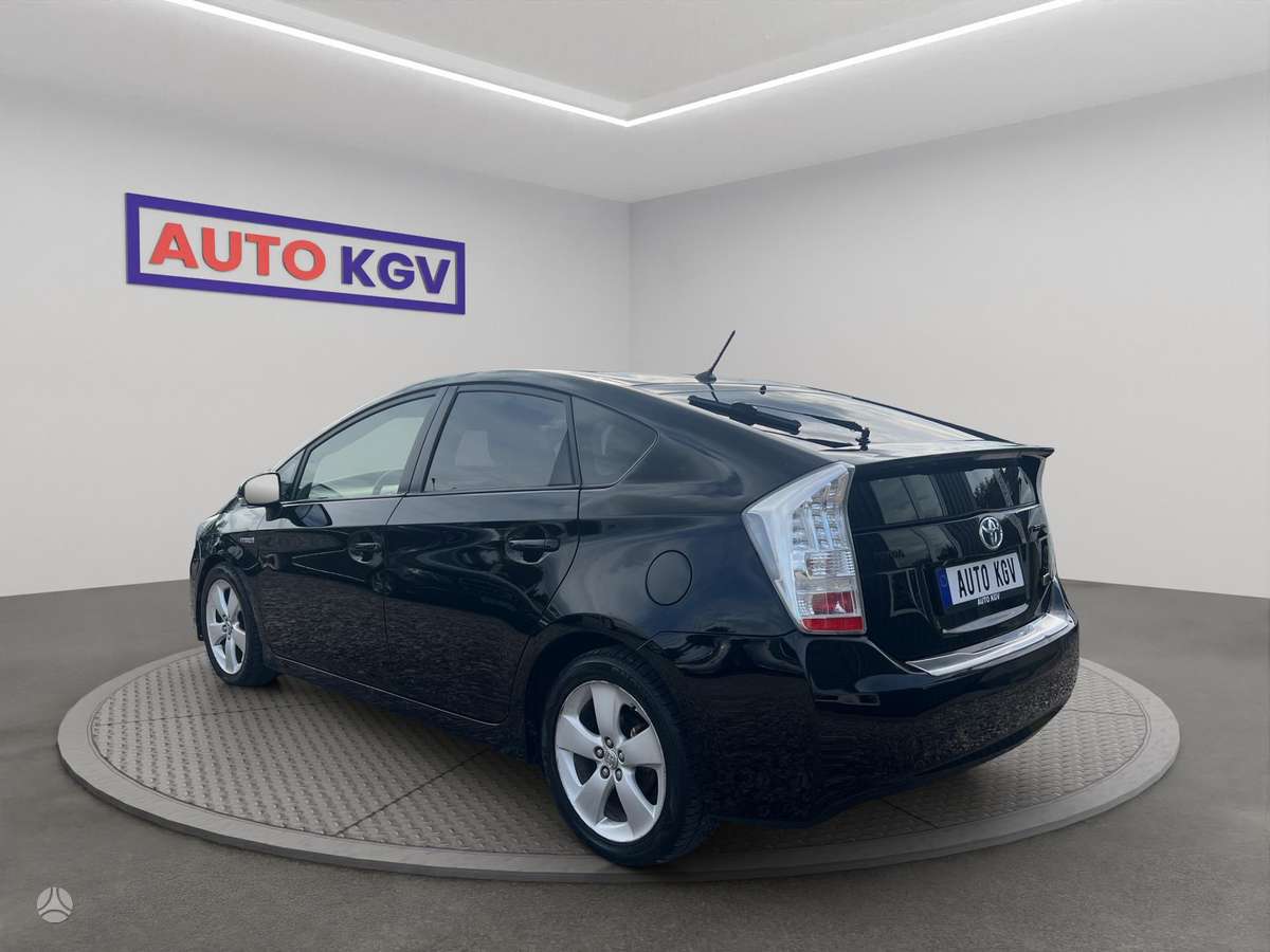 Toyota Prius - 3