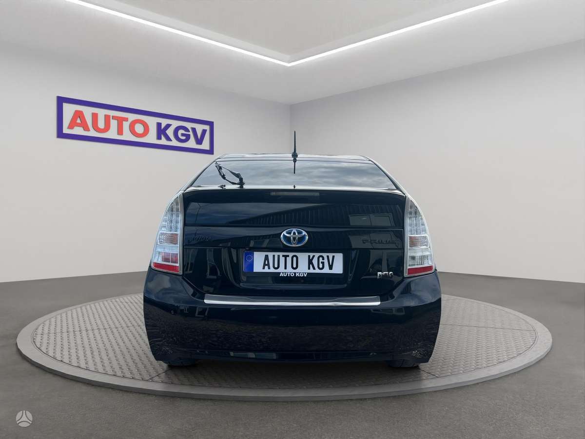 Toyota Prius - 4