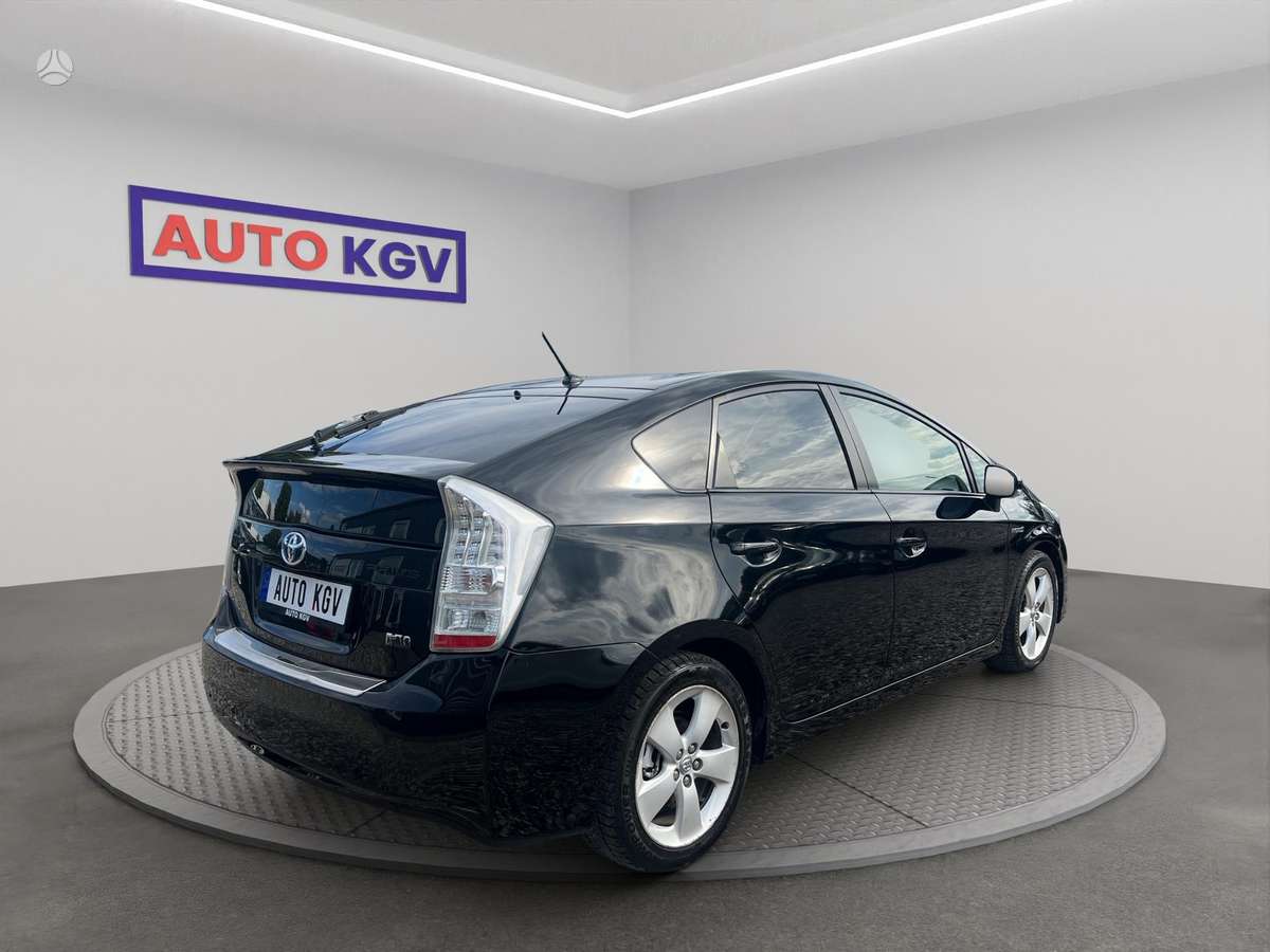Toyota Prius - 5